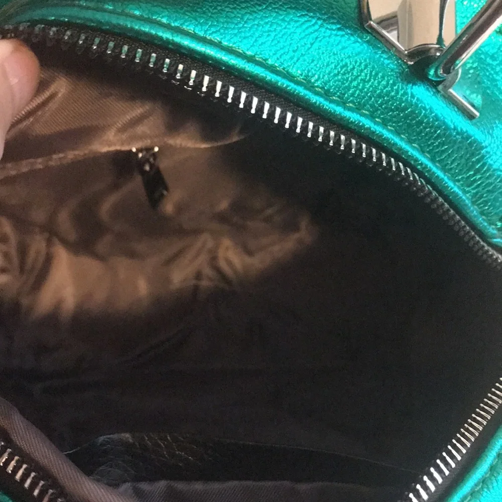 Super Cute Metallic Green Satchel Handbag Crossbody - Picture 7 of 9